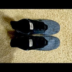 Adidas Men’s Black and Grey running shoe.